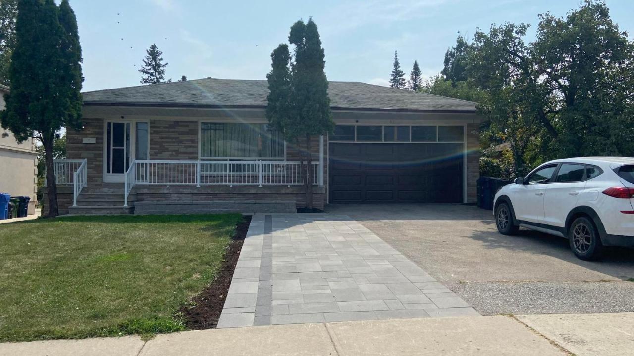Spectacular 3 Bedroom 2 Wr House - Close To Airport Toronto Eksteriør billede